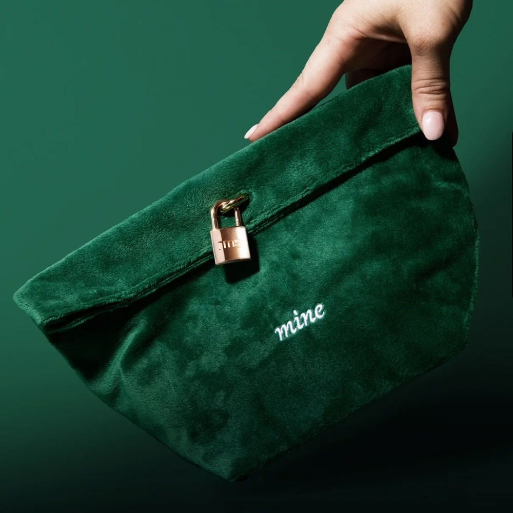 RMS Beauty The Emerald Luxe Pouch- NWT!